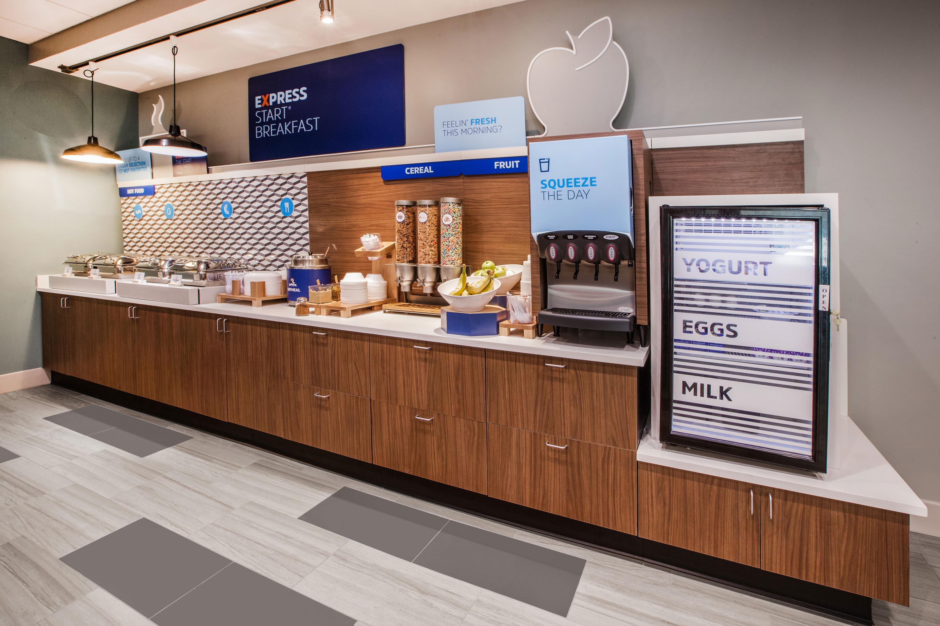 Holiday Inn Express & Suites - Oxford By Ihg Exterior foto