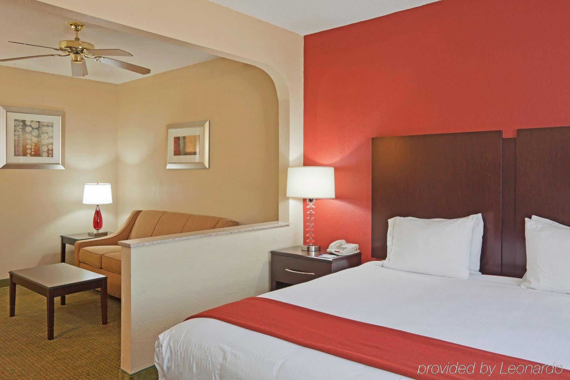 Holiday Inn Express & Suites - Oxford By Ihg Exterior foto